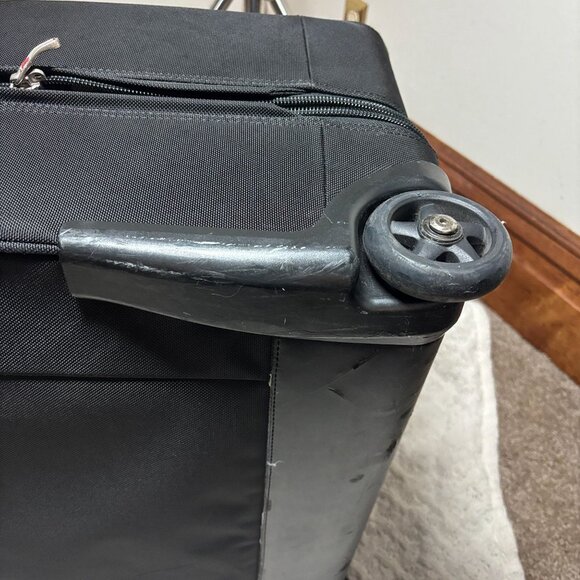 Victorinox Mobilizer Black Ballistic 25" Wheeled Deluxe Garment Bag Luggage - Picture 10 of 16